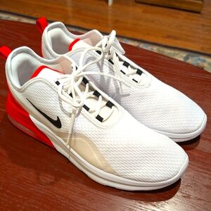 Nike Air Max Motion 2 size 13